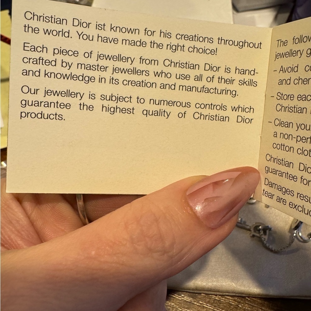 Dior Heart Padlock Cadena Earrings- NON PIERCED - Picture 12 of 12